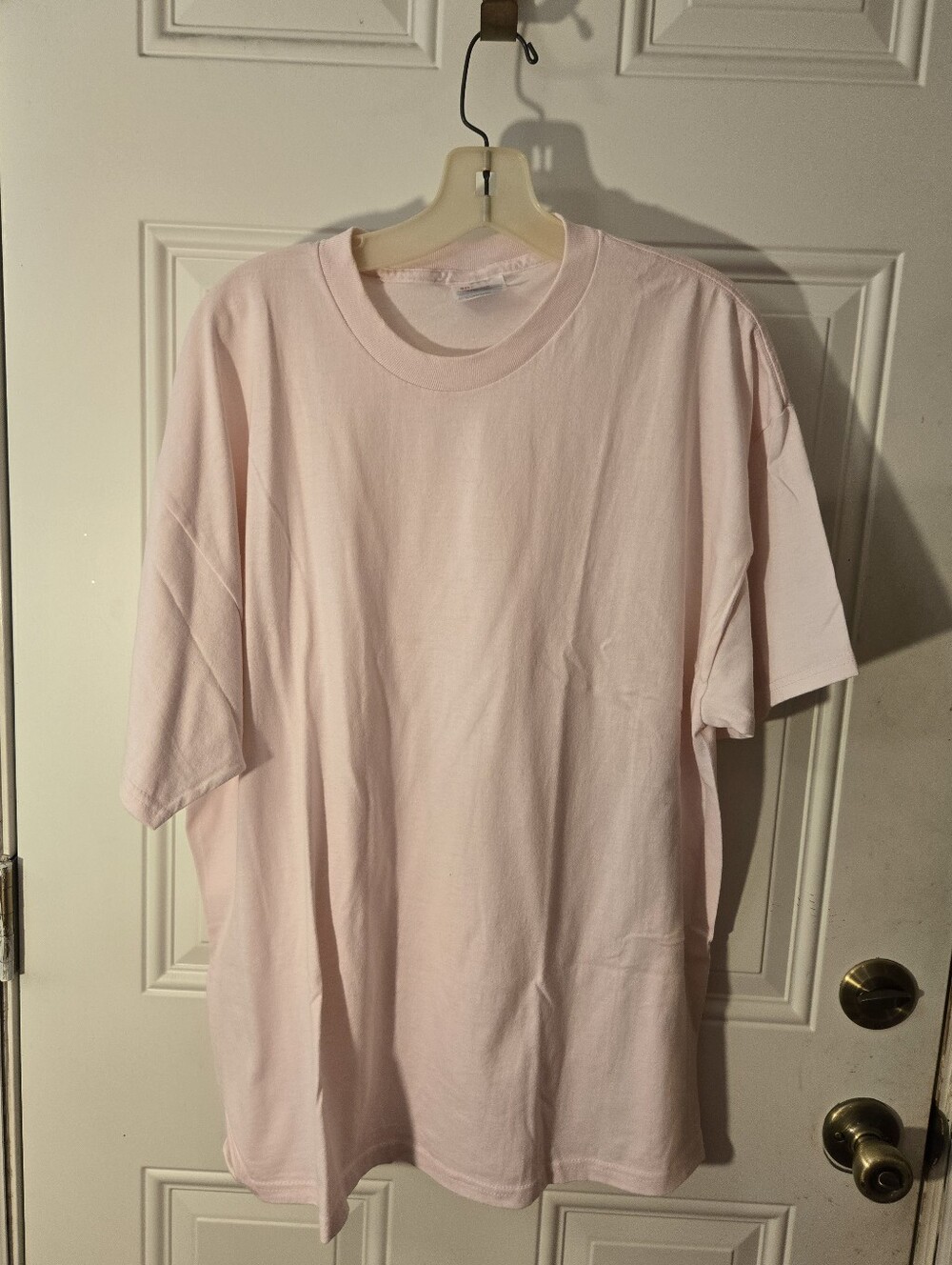 Light Pink Hanes 50% Cotton Heavyweight Crewneck Tee Vintage Size XL Mens